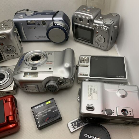 Assorted Compact Digital Camera Lot of 8 Kodak, Canon, Olympus, Casio For Parts - Picture 14 of 15